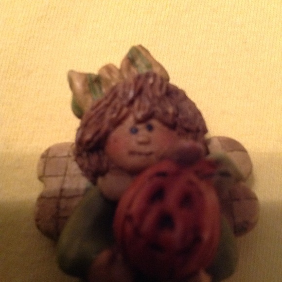 Fall Pin 🍂🍁 - Picture 7 of 8